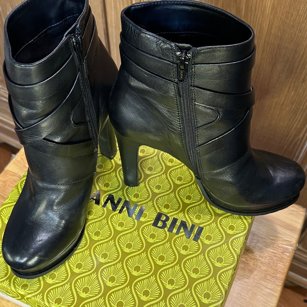 Gianni Bini Black Ankle Booties with Straps